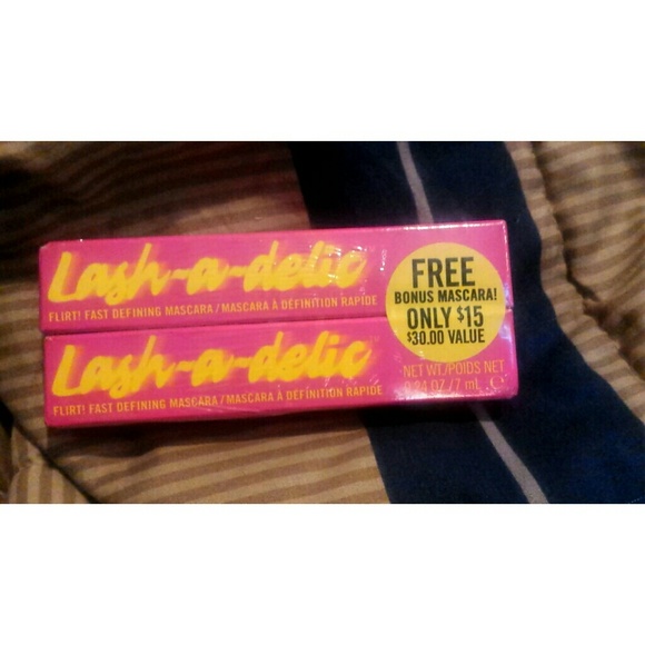 NIB FLIRT MASCARA (SET OF 2)