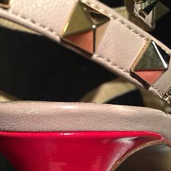 Reserved‼️ VALENTINO Patent Leather Rockstud Heels - Picture 4 of 4