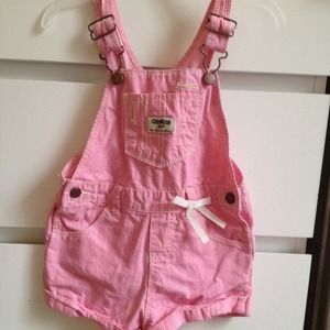 Very pretty OshKosh B'gosh overall size 24m 💞