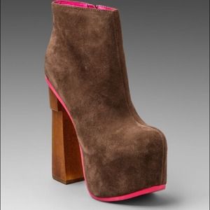 SALE!! DV8 By Dolce Vita Yasmine Bootie