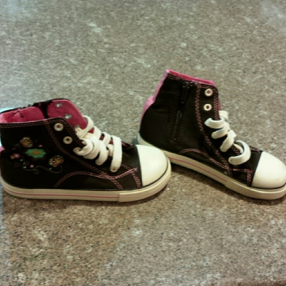 Shoes - Girl's Shoes