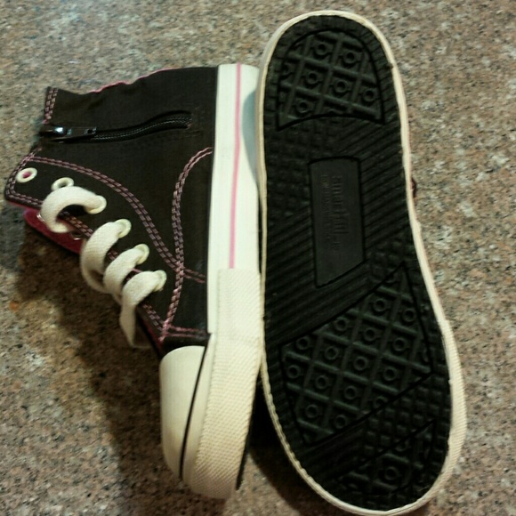 Girl's Shoes - Picture 3 of 4