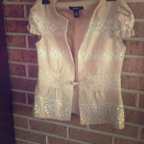 Arden B. Short sleeve blazer