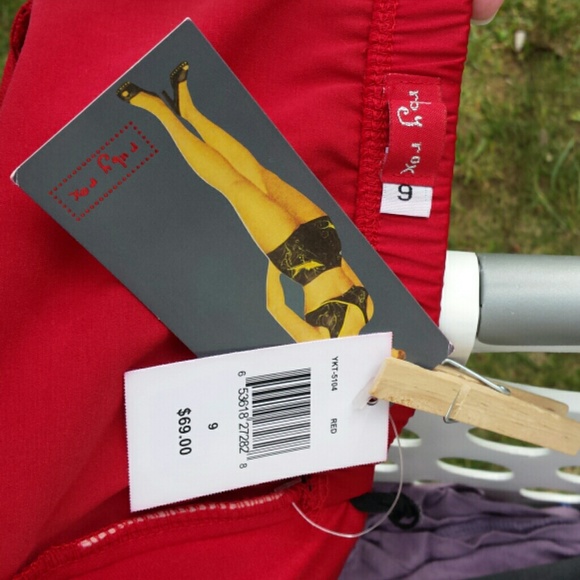 🌷HP🌷NWT Beautiful Red Dress with Ruffles - Picture 2 of 4