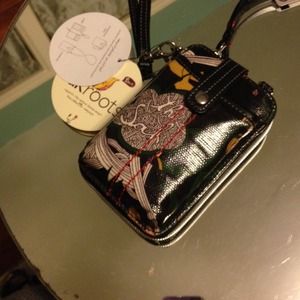 BRAND NEW Sakroots IPhone Wristlet