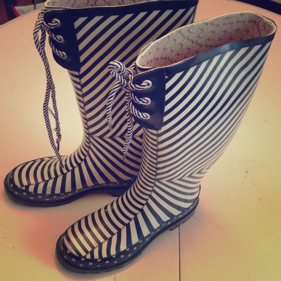 Chooka Navy Striped Rainboots
