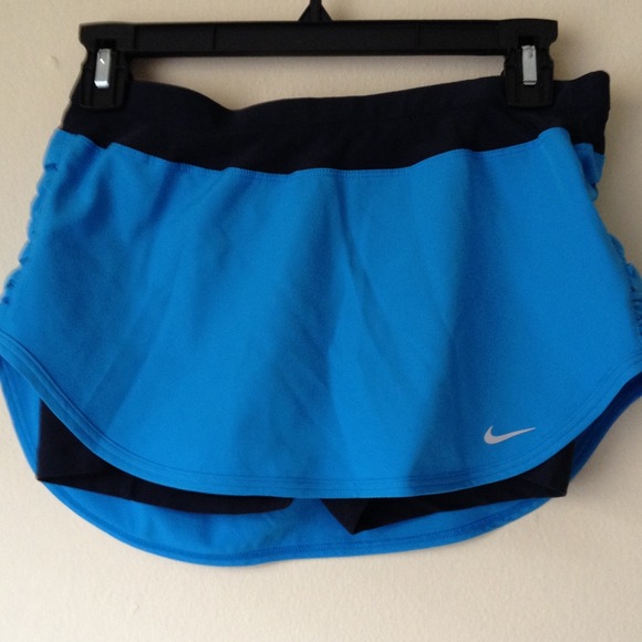 NWOT Nike running skirt