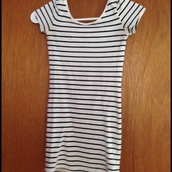 White & black striped bodycon