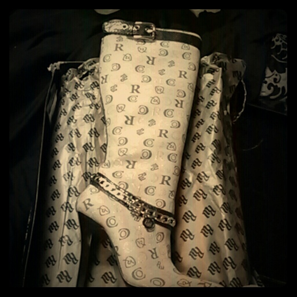 Dont wear or need them.