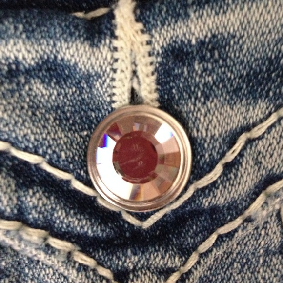 crystal button True Religion Jeans - Picture 2 of 3