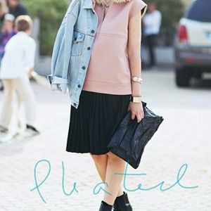 🔖REDUCED🔖Black Pleated Soft Midi Skirt