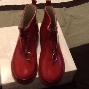 RED RAIN BOOTS!!!!!