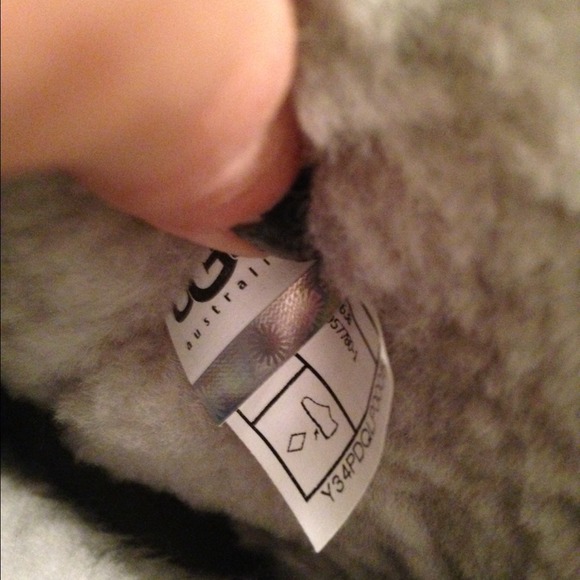 Uggs (sold) - Picture 4 of 4