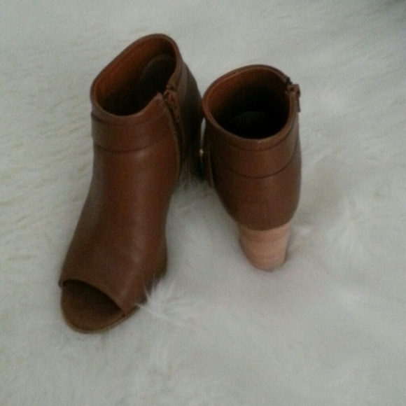 Steve Madden,