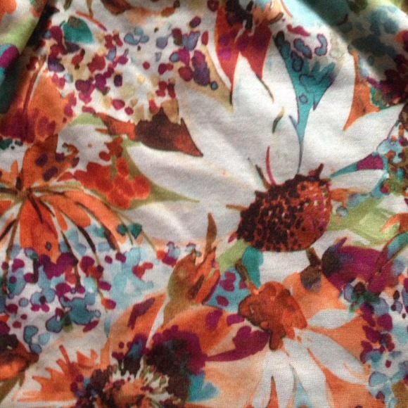 floral halter top - Picture 3 of 3