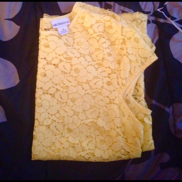 YELLOW FLORAL LACE TOP 🌼