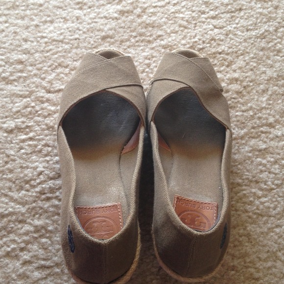 Authentic tory burch wedge shoes