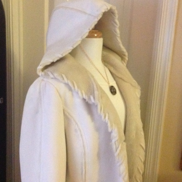 White Faux Leather a Fur lined Coat - Picture 4 of 4