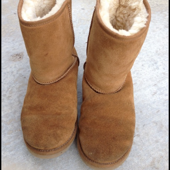 Uggs Boots - UGGS size 5 youth Chestnut color suede boots