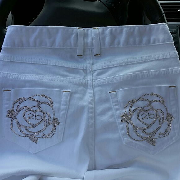 New White 2bebe pants