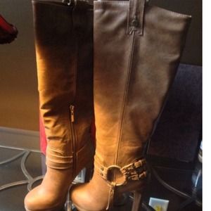 Knee High Boots with Chunky Heels.