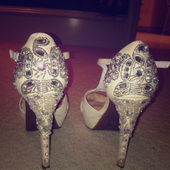 VERY NICE worn once 4" crystal heels