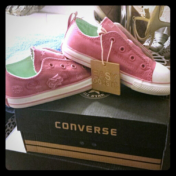 Converse. Pink.