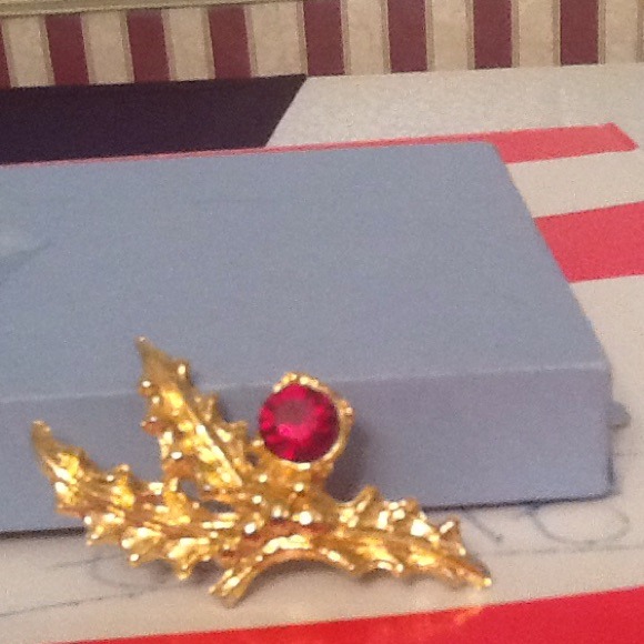 Pin - Picture 3 of 3
