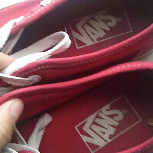 Red vans - Picture 2 of 4