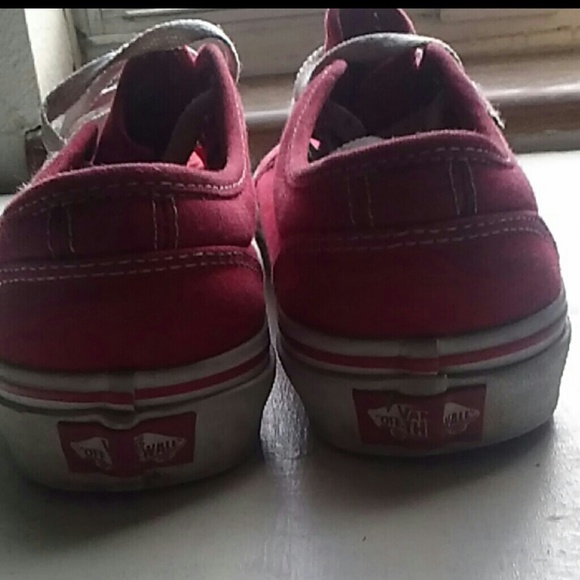 Red vans - Picture 3 of 4