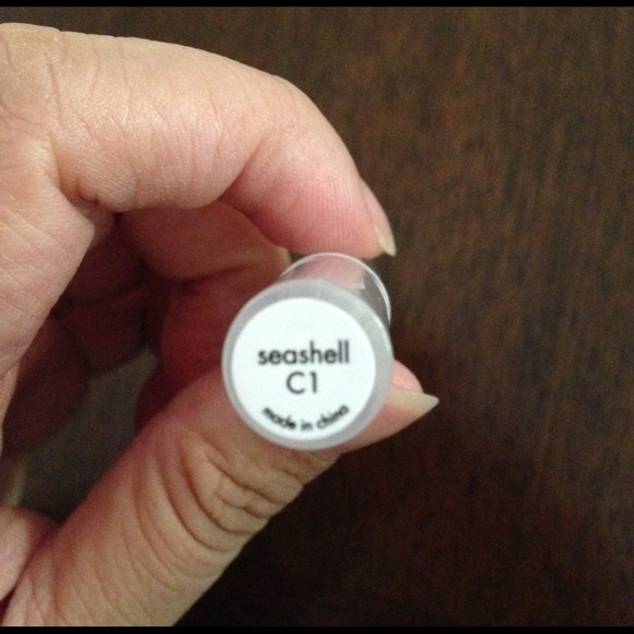🎯SOLD🎯Stila Lip glaze - Picture 3 of 3