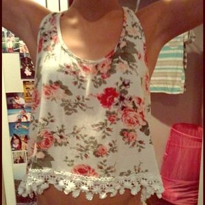 FLORAL LACE CROP TOP