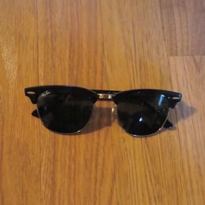 Ray-Ban Clubmaster Classics w/ Case!