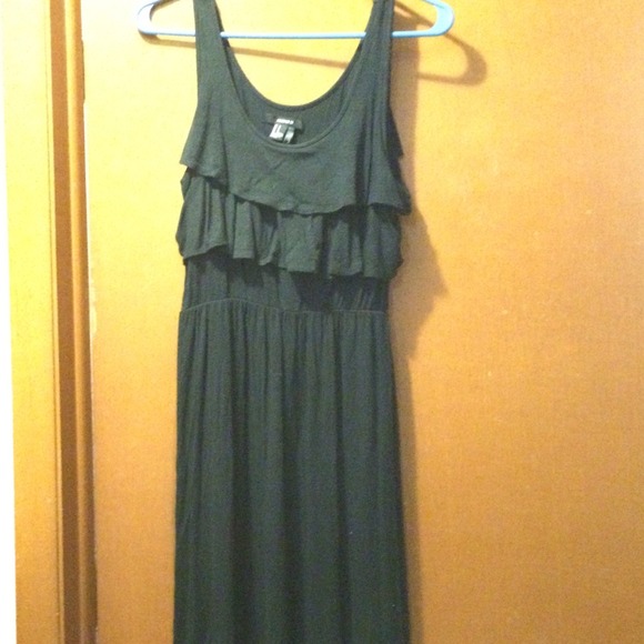 Forever 21 ruffle maxi dress