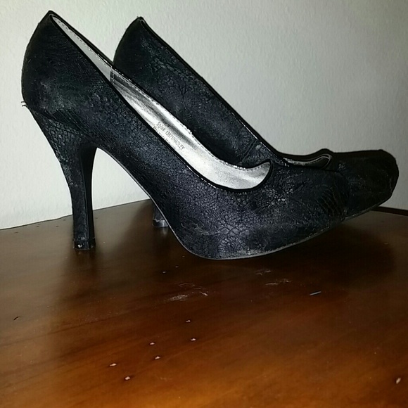 Shoes - Picture 1 of 1