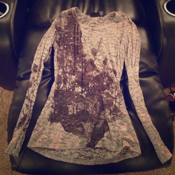 Daytrip Tops - Daytrip long sleeved floral lace shirt