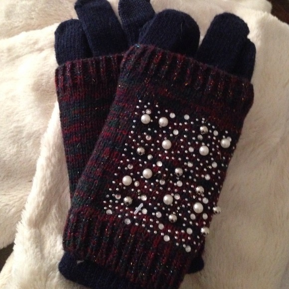 NAVY AND MAROON GLOVES