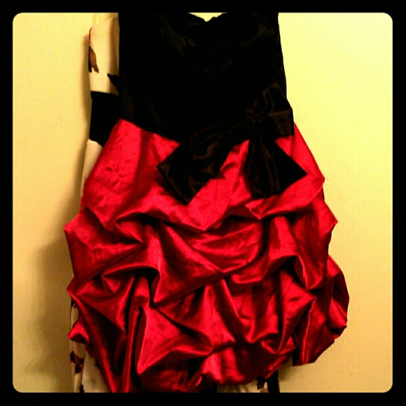 Strapless semi formal dress
