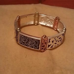 Metallic finished fashion bracelet