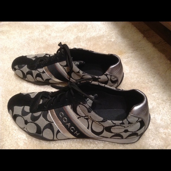 SOLD COACH Jayme Black Shoes SOLD ON THREADFLIP