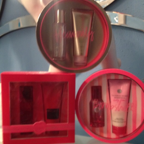 VICTIORIA SECRET PERFUME /LOTION SET $25 EACH SET