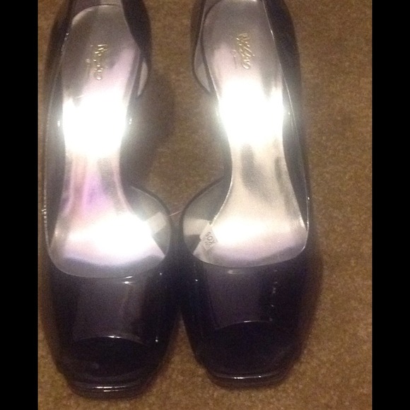 3/$25 Black Patient Leather Pump