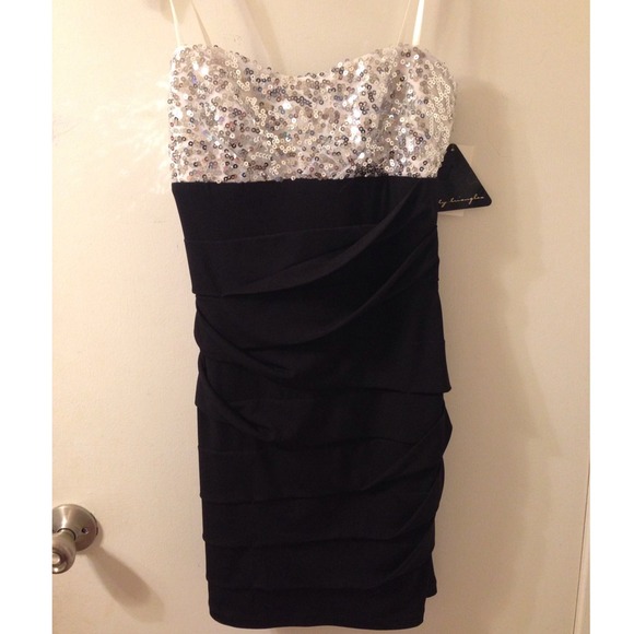 Black and sliver sequenced fitted strapless dress - Picture 1 of 4