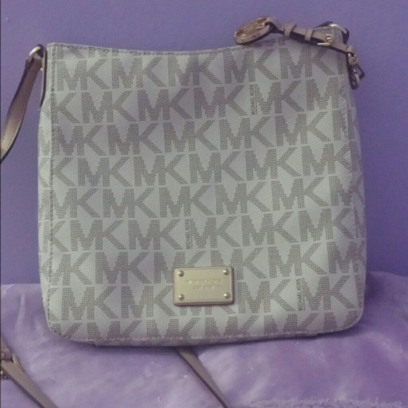 Authentic michael kors crossbody