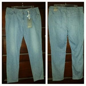 NWT The Limited 917 Skinny Jeans