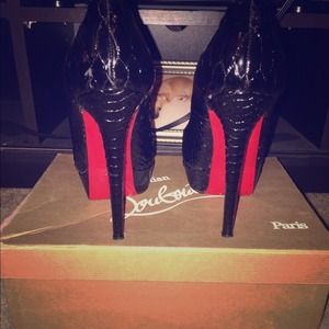 Christian Louboutin Bianca Python size 38.5