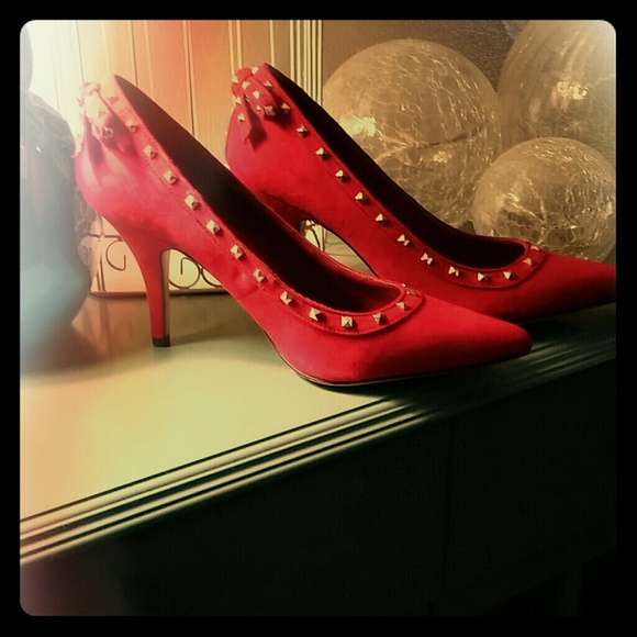 Red suede Elle pumps with studs Never worn!!!!!