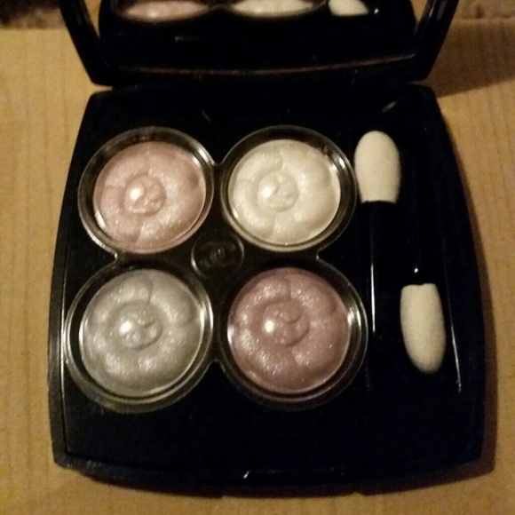 Chanel eyeshadow ~4 fleurs de Chanel 🌹