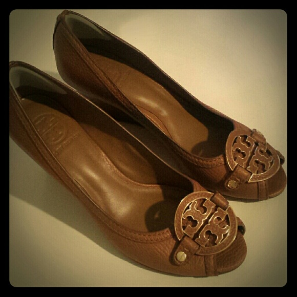 Tory burch nude wedges size 7