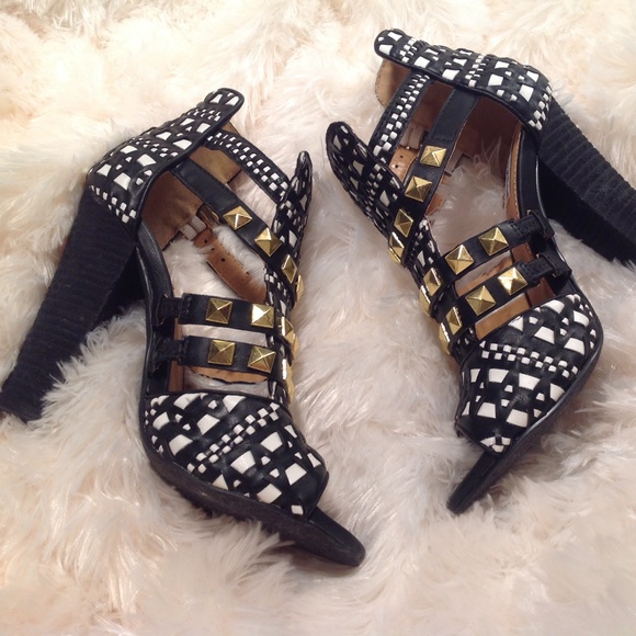STUDDED AZTEC HEELS - Picture 4 of 4